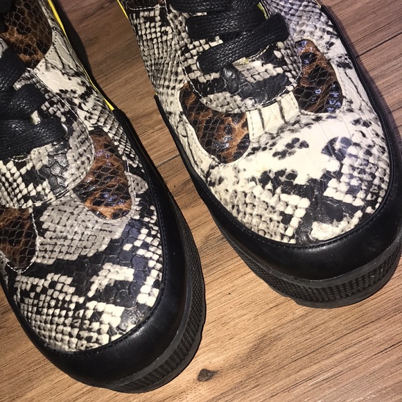 Cape Robbin snake leopard print yellow Velcro straps platform boots - Picture 3 of 8